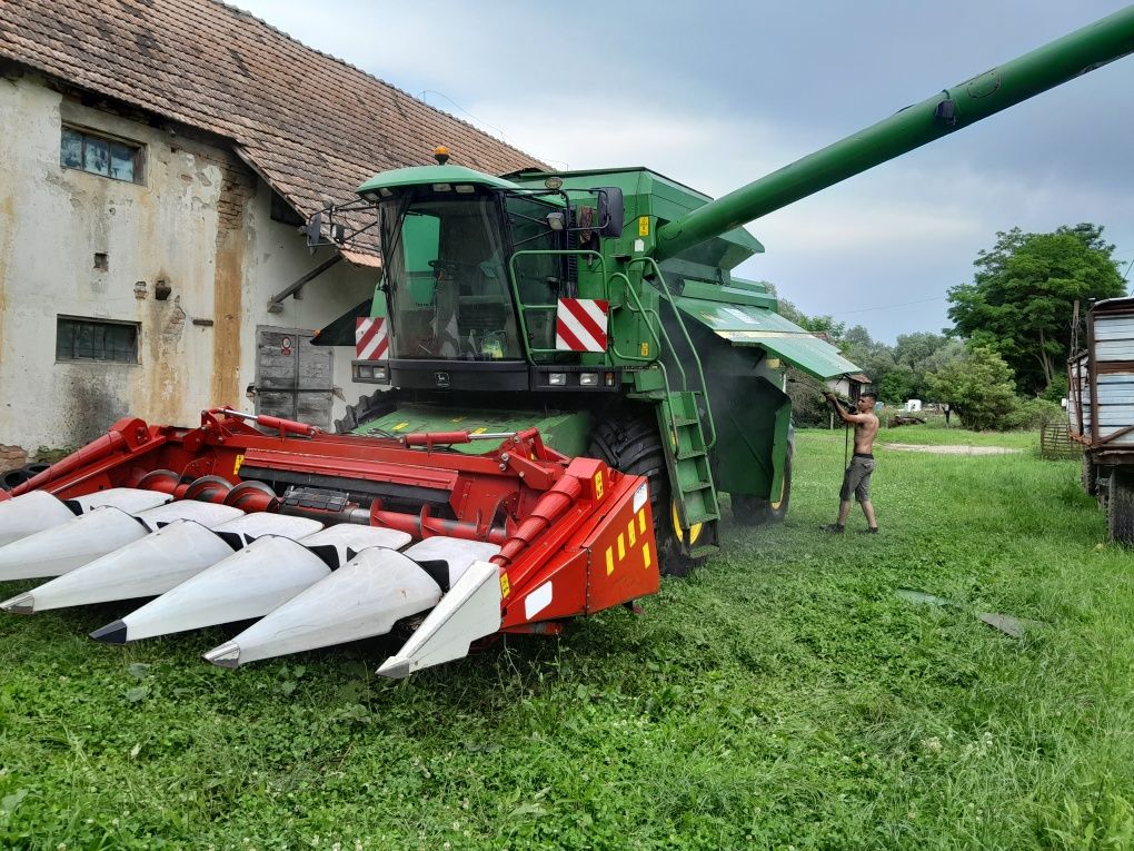 Vând combina john deere 2264 hillmaster