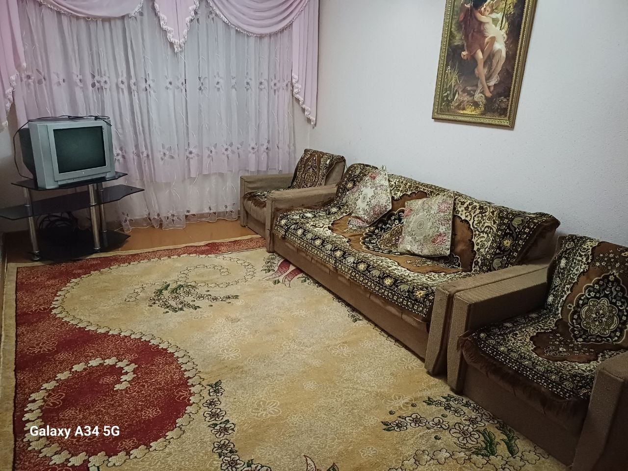 Сдается 2 ком квартира 2 этаже ДСК  2 млн сум