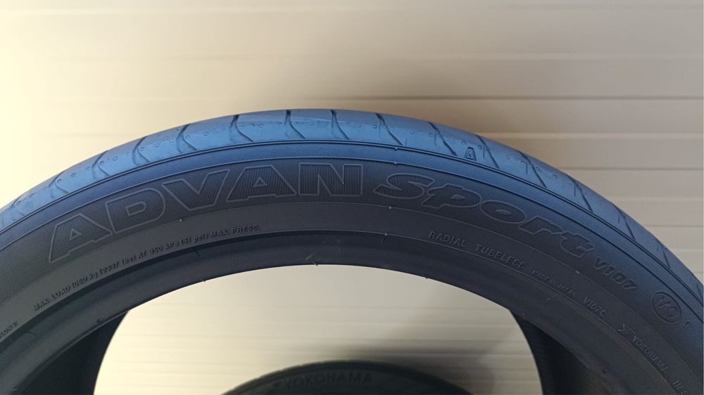 2бр летни гуми 285/40/22/Yokohama advanced sport V107 MO1/5.8 мм/