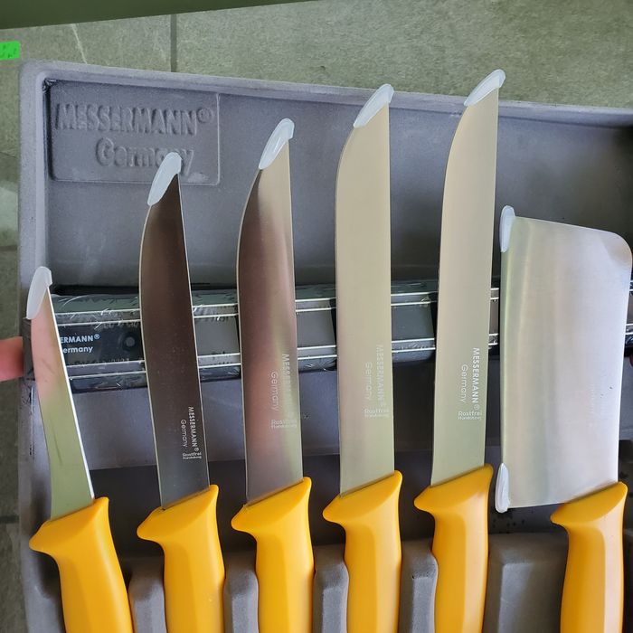 Комплект професионални немски месарски ножове,