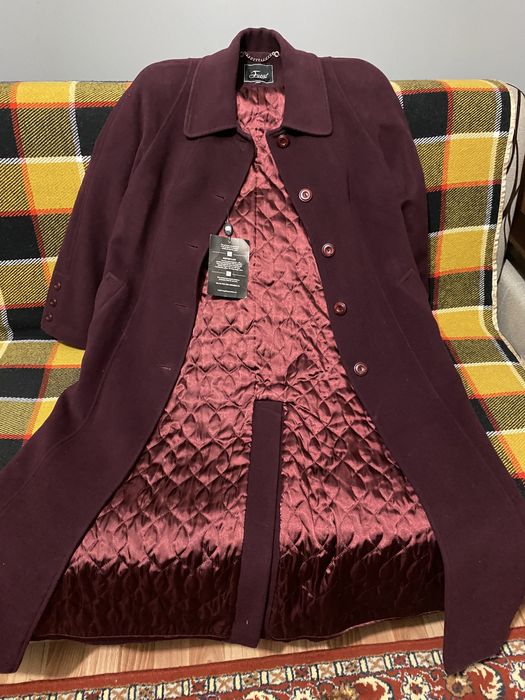 Бордовое весеннее новое пальто 48 размера