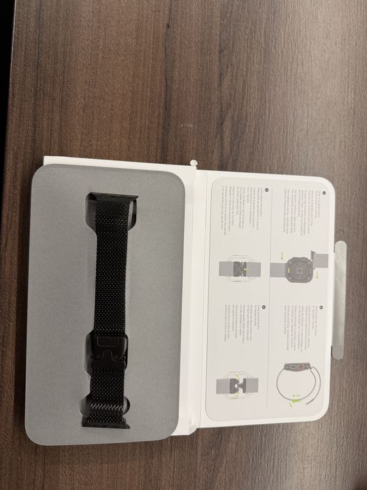 Curea apple watch Black Titanium Milanese Lopp