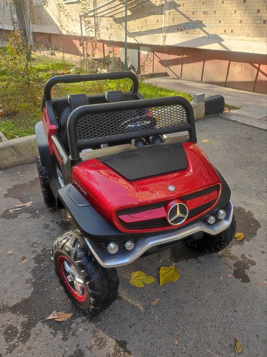 Mersedes-bens  (UNIMOG)
