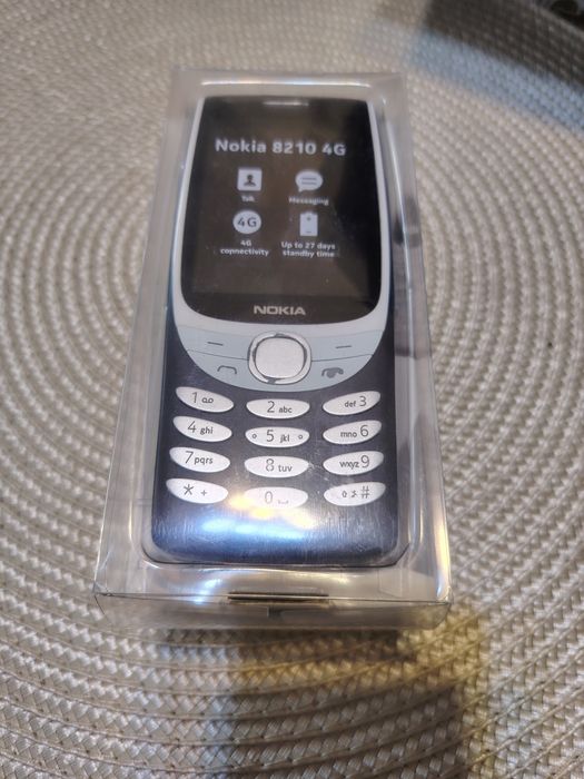 Само за 79 лева ! Nokia 8210 4G Dual + оригинално зарядно