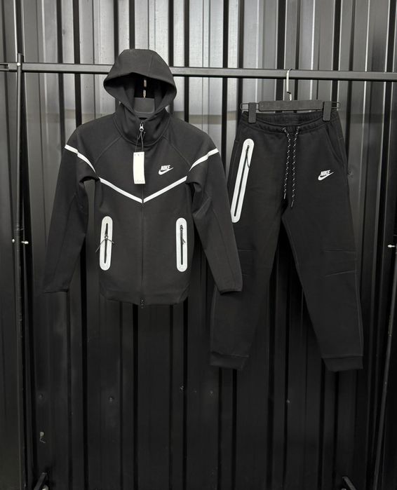 Детски екипи Nike Tech Fleece в 12 цвята 10г до 15г