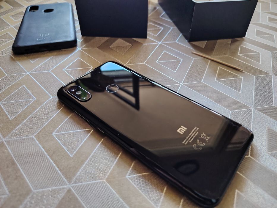 Xiaomi Mi 8 SE 64GB + 6GB RAM