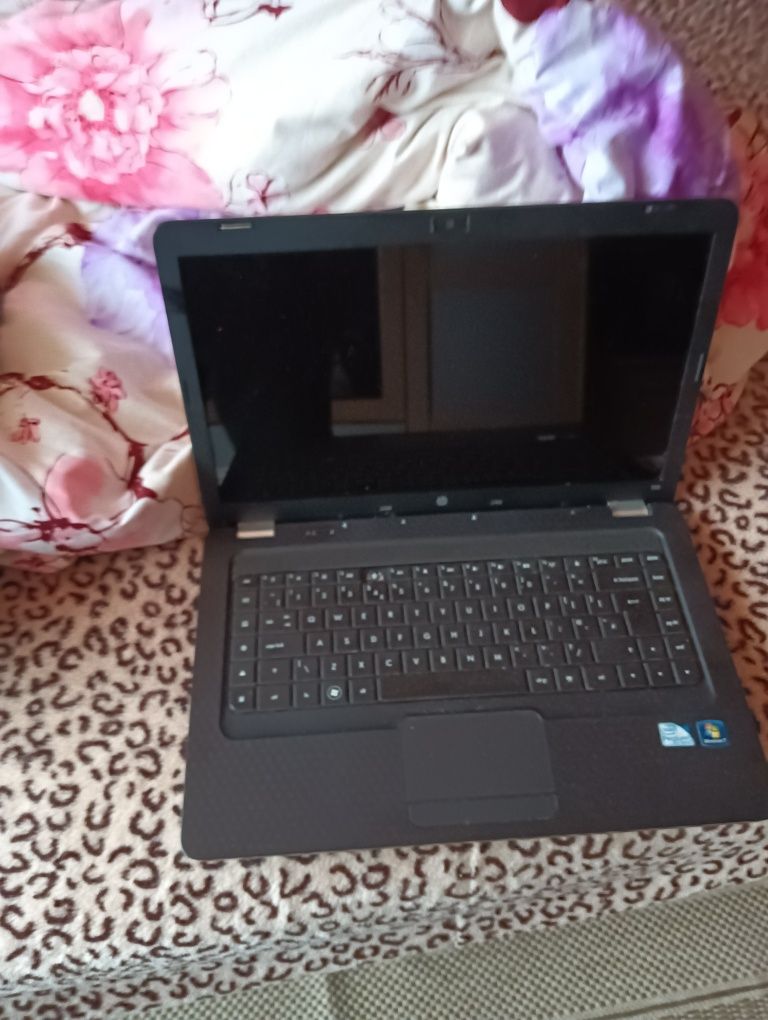 Laptop HP negru 15.6