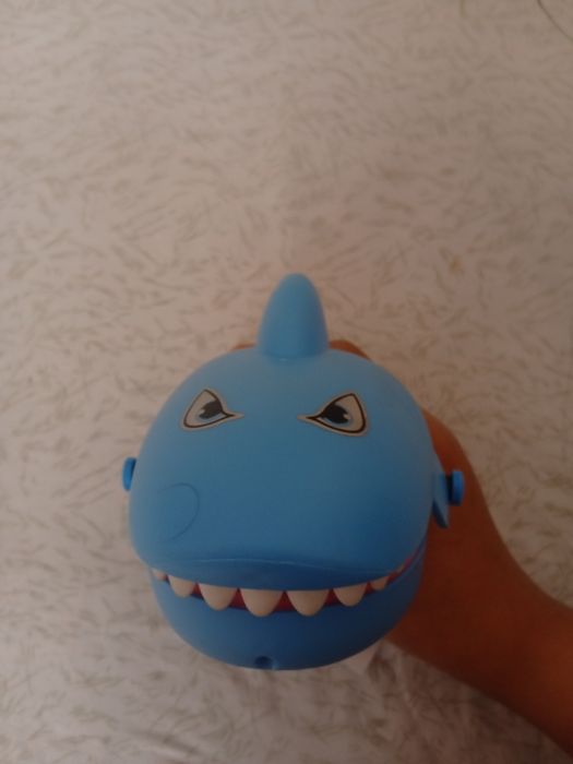 Shark dentist toy