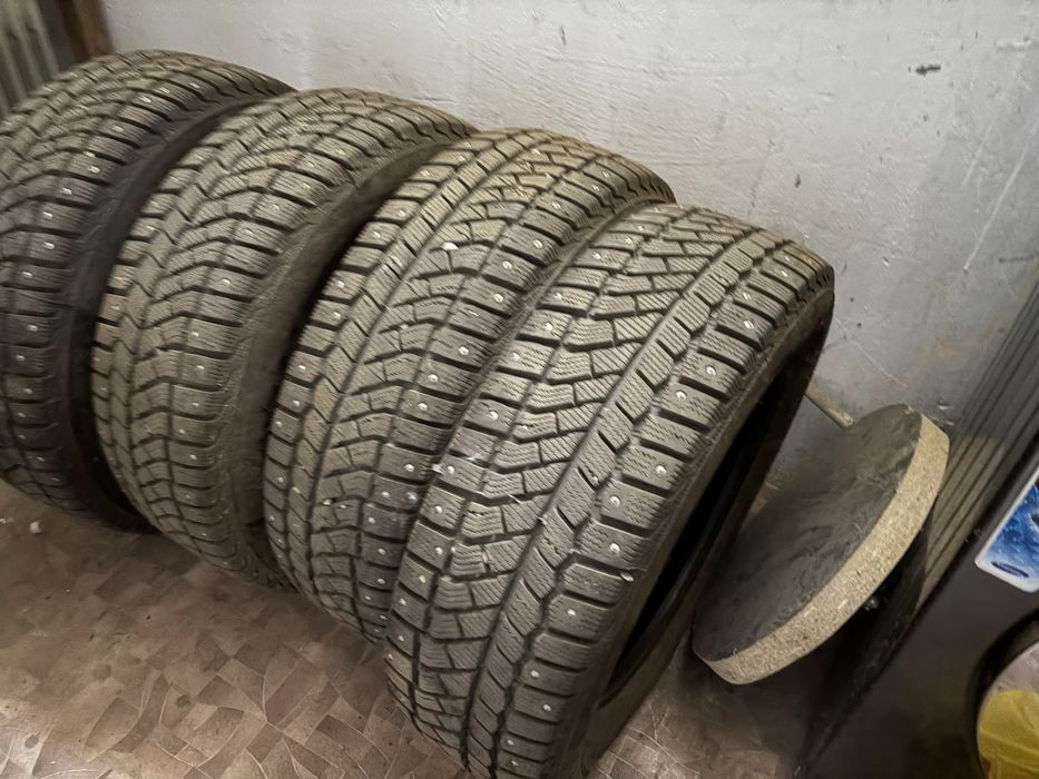 Продам зимние шины Viatti 205/65/16