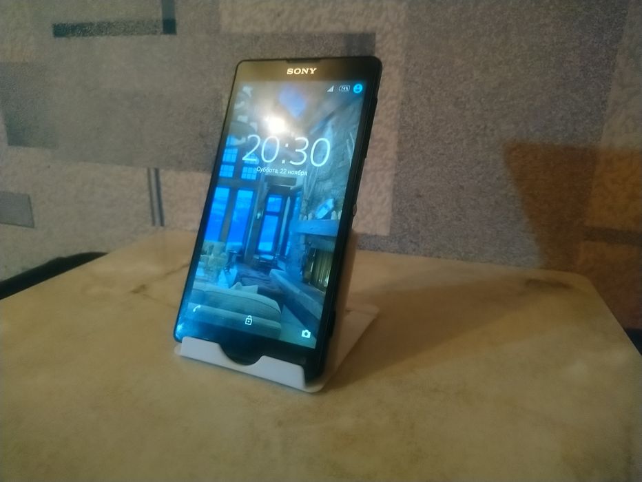Телефон Sony Xperia ZL C6503