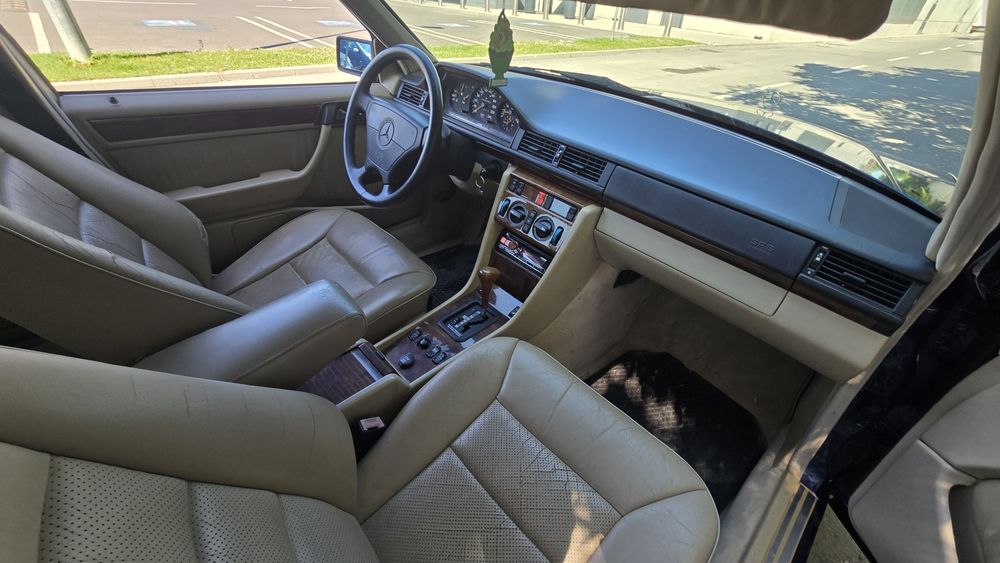 Mercedes-Benz e200