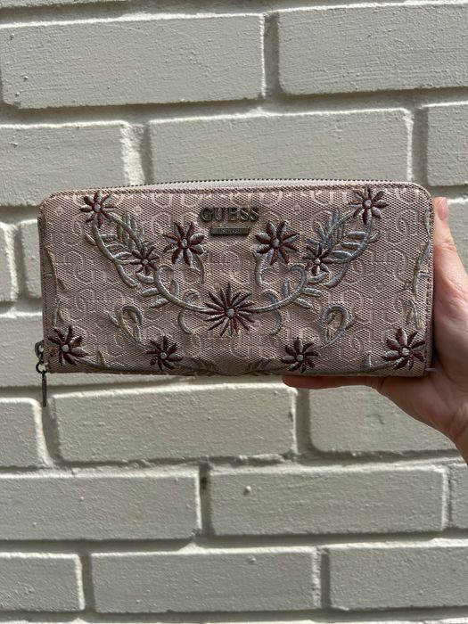 Оригинално портмоне Guess