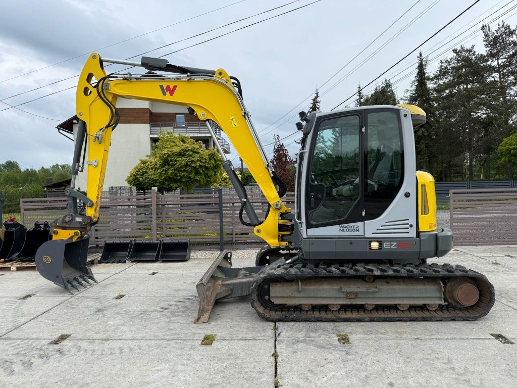 Inchiriez Excavator Dumper si Miniexcavator