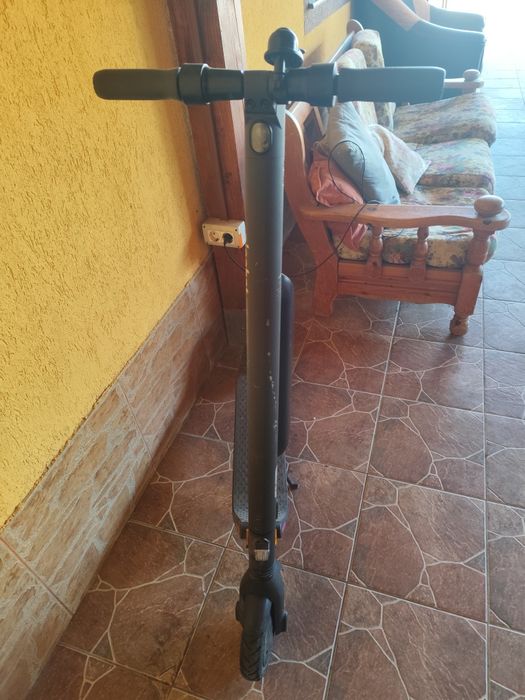 Vând trotineta electrica