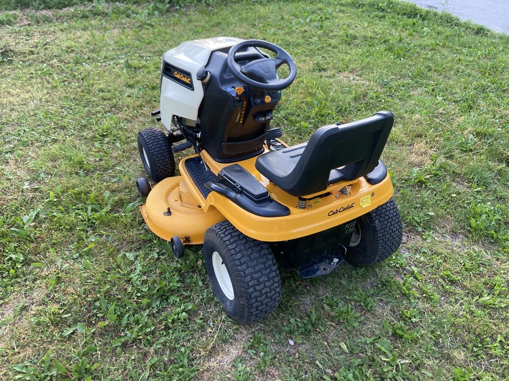 Тракторна  косачка Cub cadet 22hp Професионална