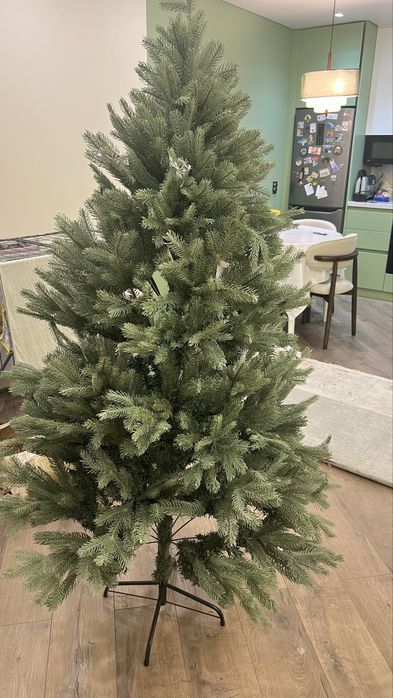 Продам елку в идеальном состоянии!