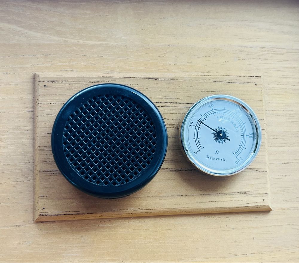 Colibri Carbon Fiber And Piano Black  Humidor ХУМИДОР