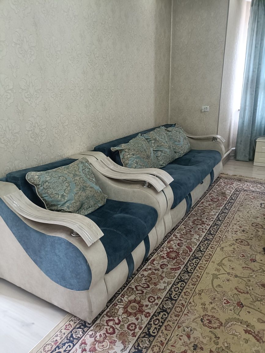 Продам диван с креслом   в отличном состоянии.