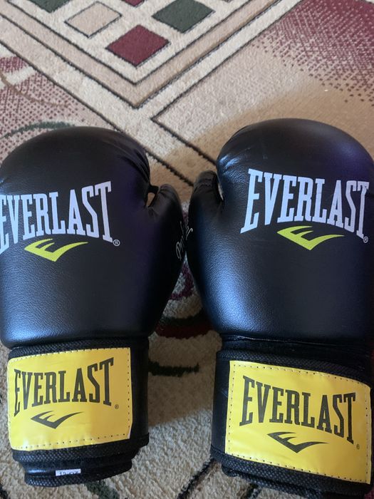Перчатки EVERLAST Удобные,почти новые 1 месяц назад покупал торг есть