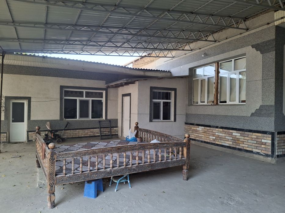 Нарпай центрда уй, ховли сотилади