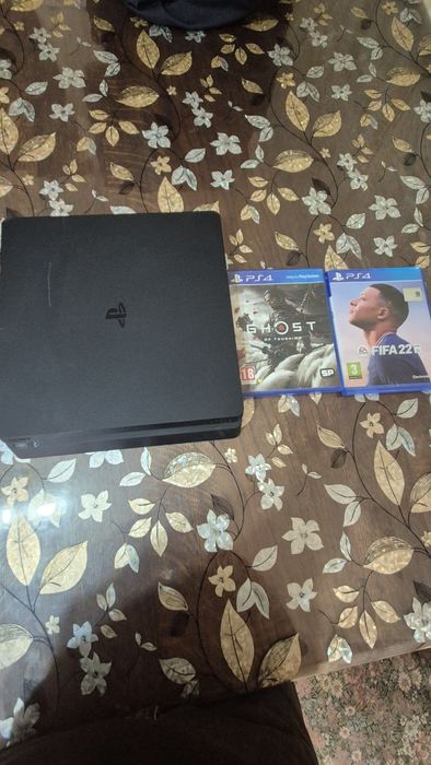 Vând Ps4 Slim Utilizat.