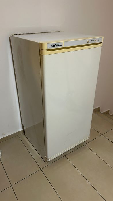 Фризер вертикален, Варна