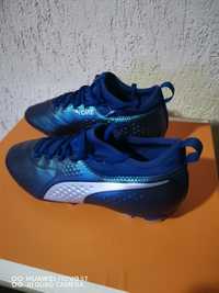 Ghete de fotbal puma one 3 hard ground.