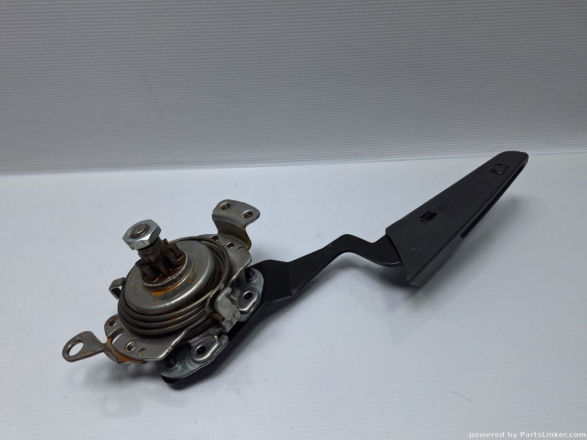 Mecanism reglaj pe inaltime scaun dreapta fata VOLKSWAGEN GOLF V (1K1) [ 2003 - 2009 ] TDI (BKC, BLS, BXE) 77KW|105HP OEM 8313993K
