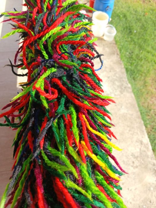 Продавам 4броя нови, ръчно тъкани, вълнени китеници