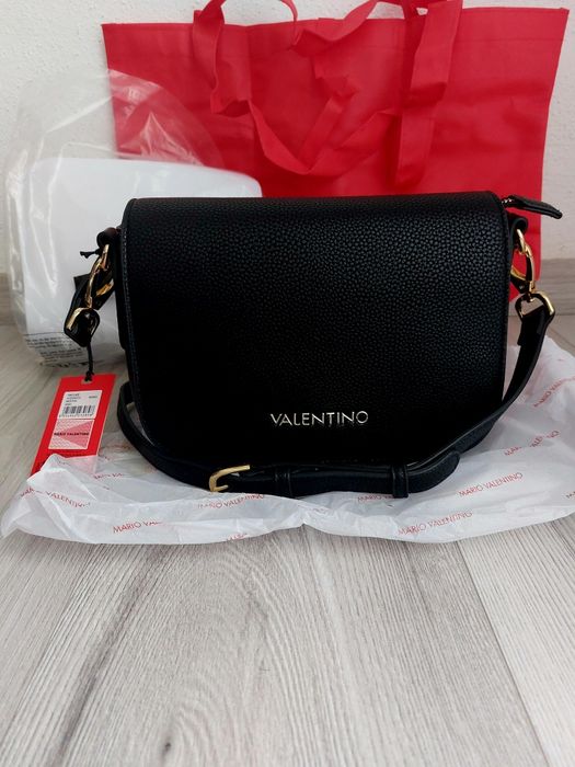 Чисто нова дамска чанта Valentino