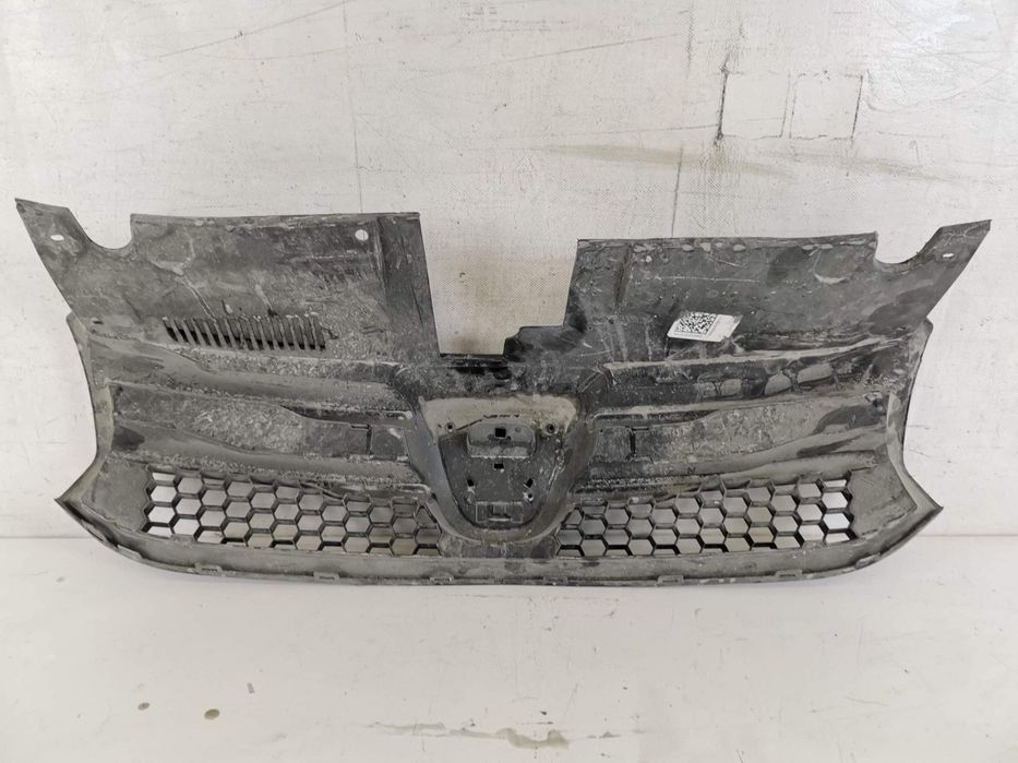 Grila Radiator Dacia  Logan 2 2013 2014 2015 2016 Originala In Stare B