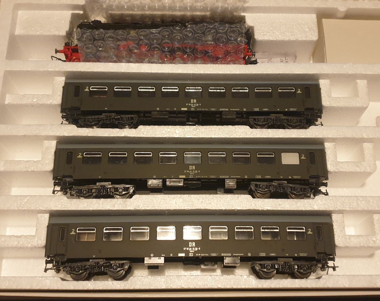 Продавам Локомотиви  Piko и Roco и вагон Piko HO  1/87