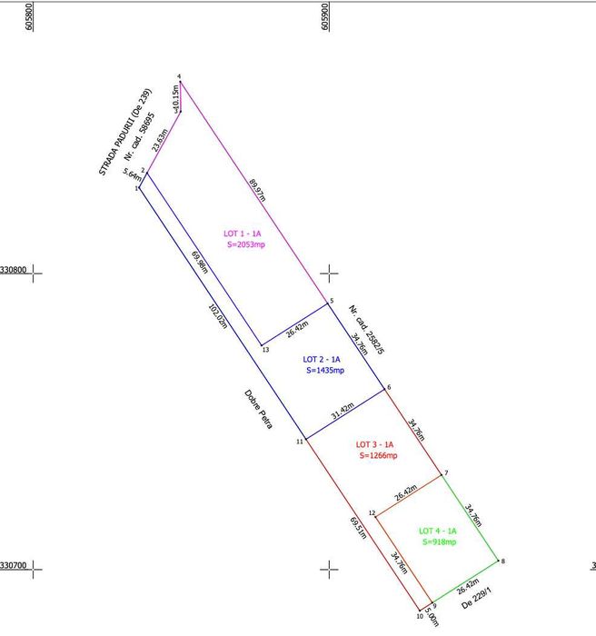 teren branesti utilitati langa teren, zona de case