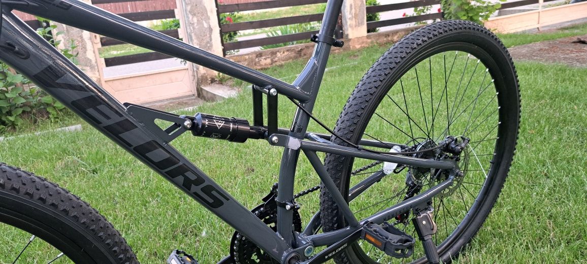 Vand bicicleta full suspension
