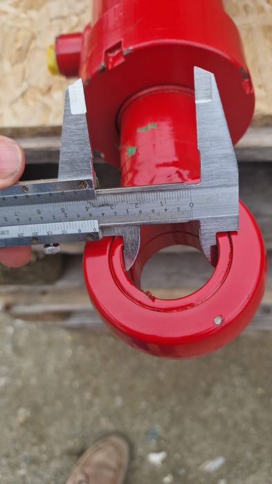Cilindru hidraulic 50 cm inchis diametru tija 50 mm diametru bolt 40 m