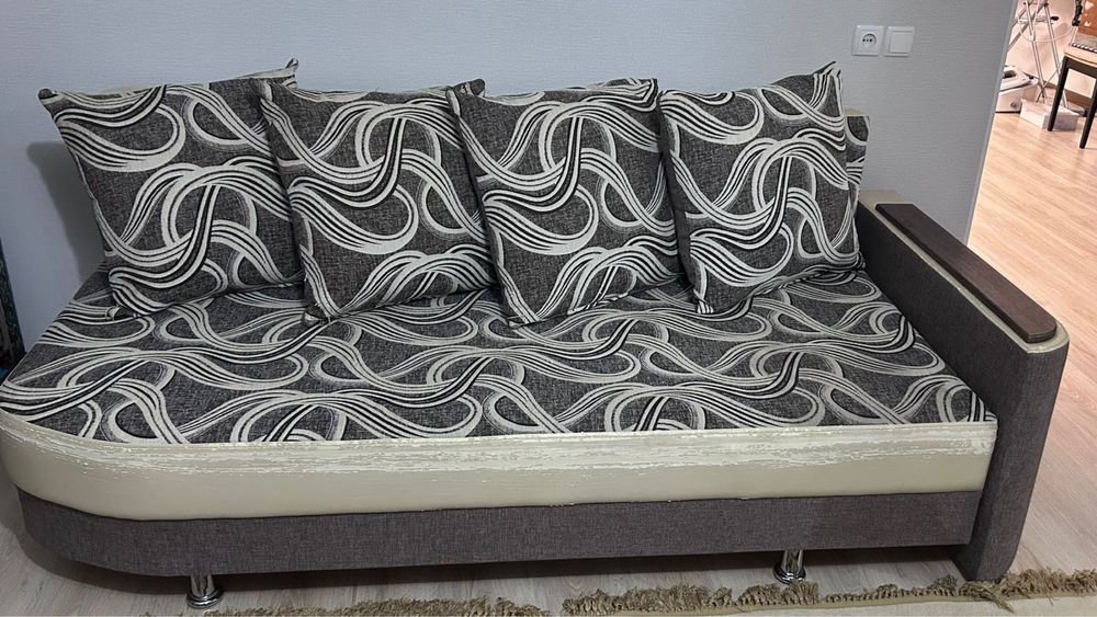 Продается диван тахта