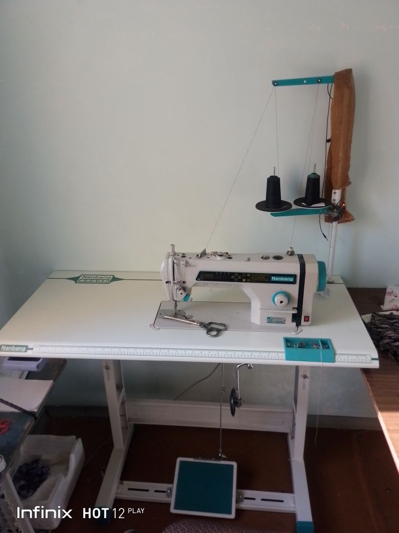 (SROCHNI SOTILADI) Tikuv mashinkasi sotiladi averlok va tuğri chok