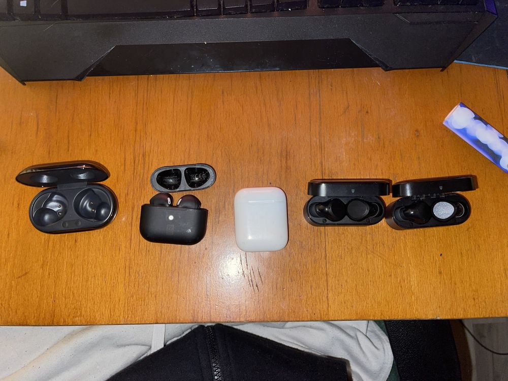 Casti bluetooth defecte/functionale Airpods Apple /Galaxy Buds Samsung