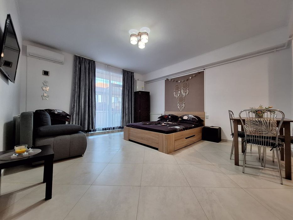 Inchiriez studio MAMAIA NORD