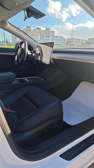 Tesla model 3 под наем