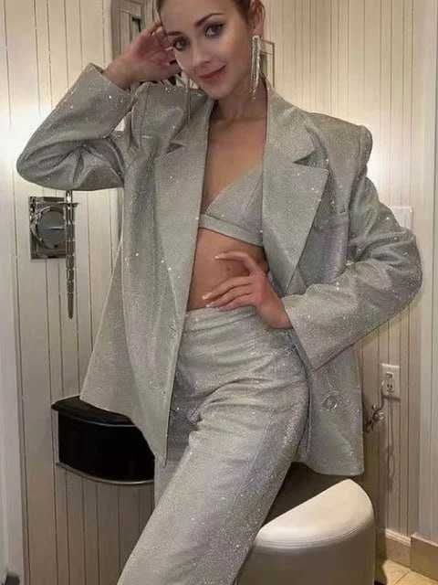 Костюм тройка свободный крой 50-52  размер