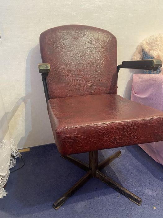 Кресло парикмахера или для педикюра 3000