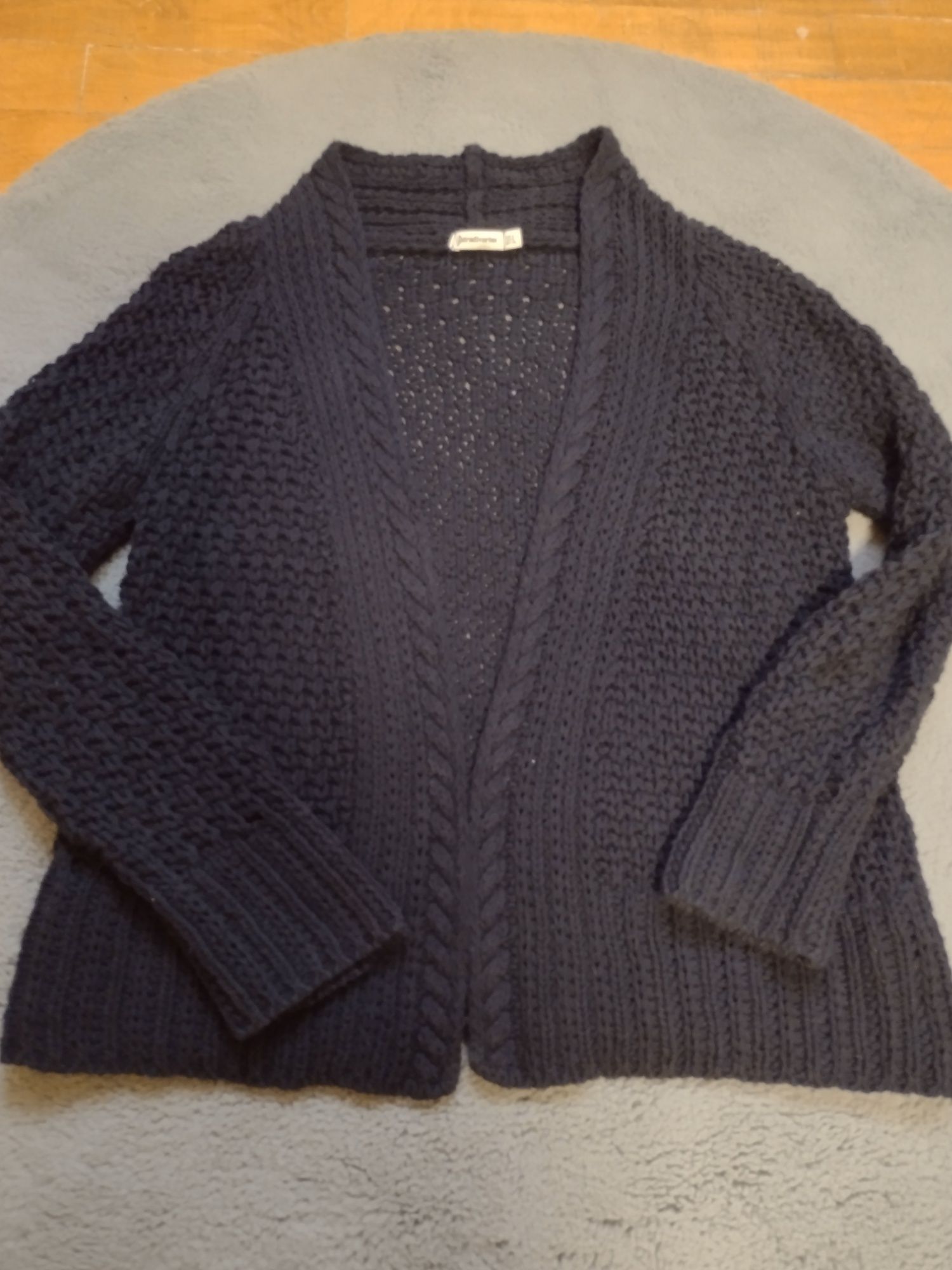 Cardigan tricotat Stradivarius