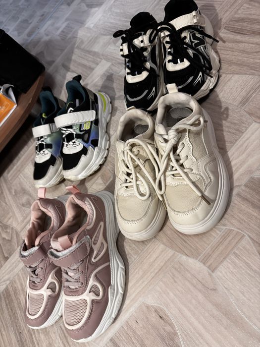 Продам кроссовки на девочку