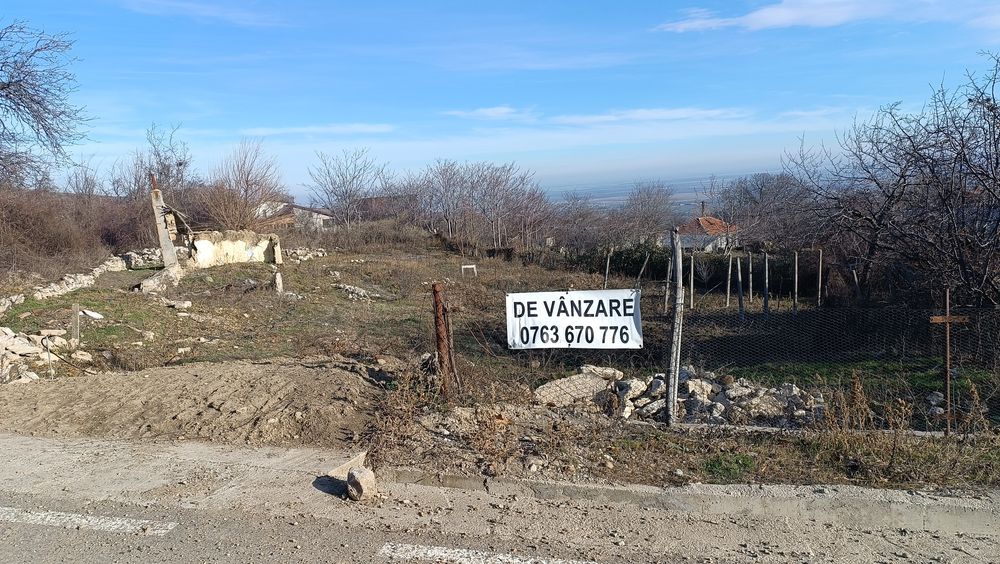 Vând teren 1 h de București! Pietroasa Mică.