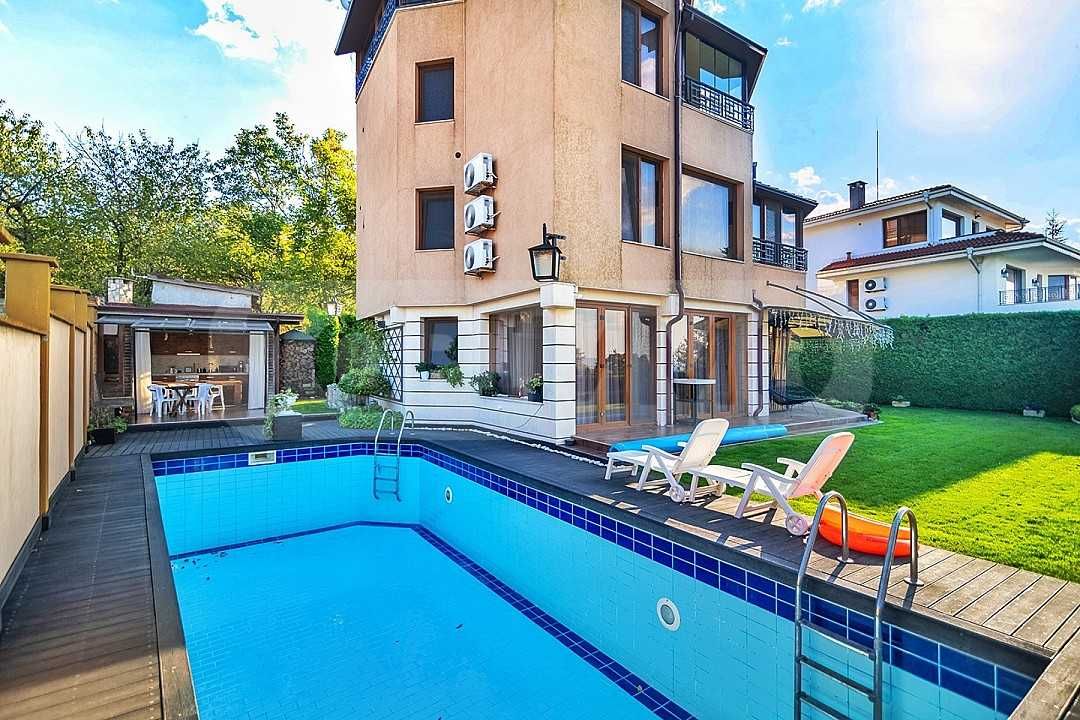 Продава се Къща в Варна, м-т Зеленика - 400 кв.м за 1500 €/кв.м - Снимка #13
