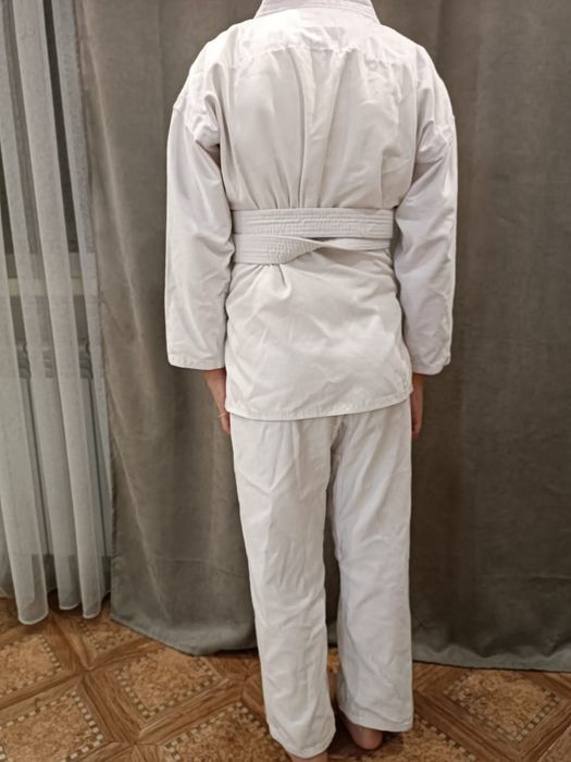 Продам кимоно в хорошем состоянии