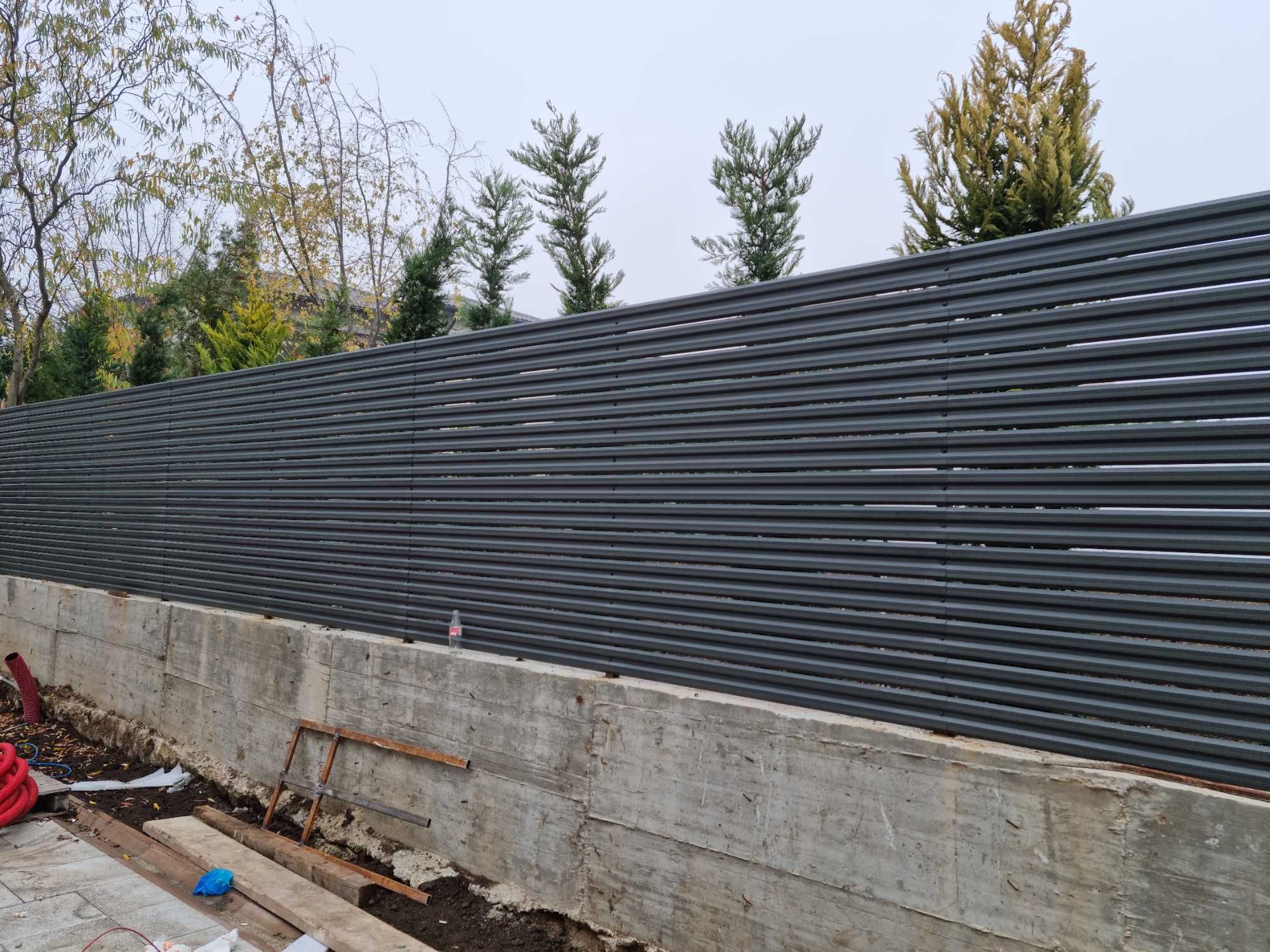 Sipca metalica dreapta pentru gard Gri Antracit Ral 7024