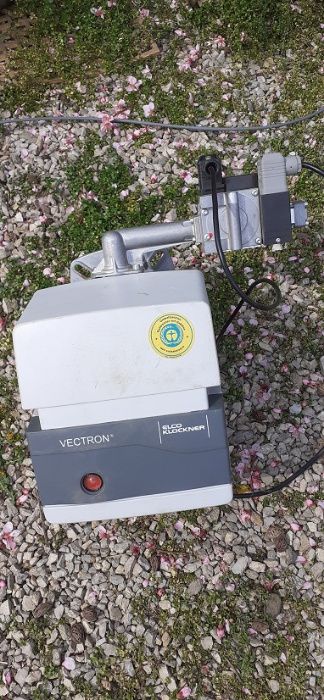 Injectoare pe gaz , filtru, lampa iluminat  si pompe sumersibile