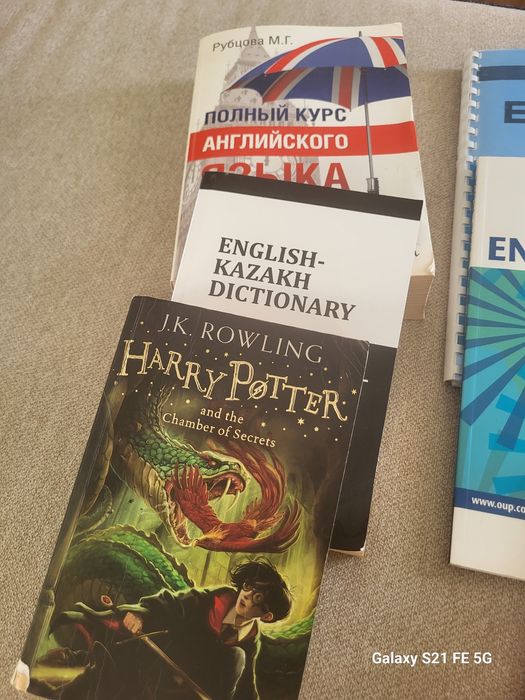 English in Use 2 books,new English file pre-intermediate, English File